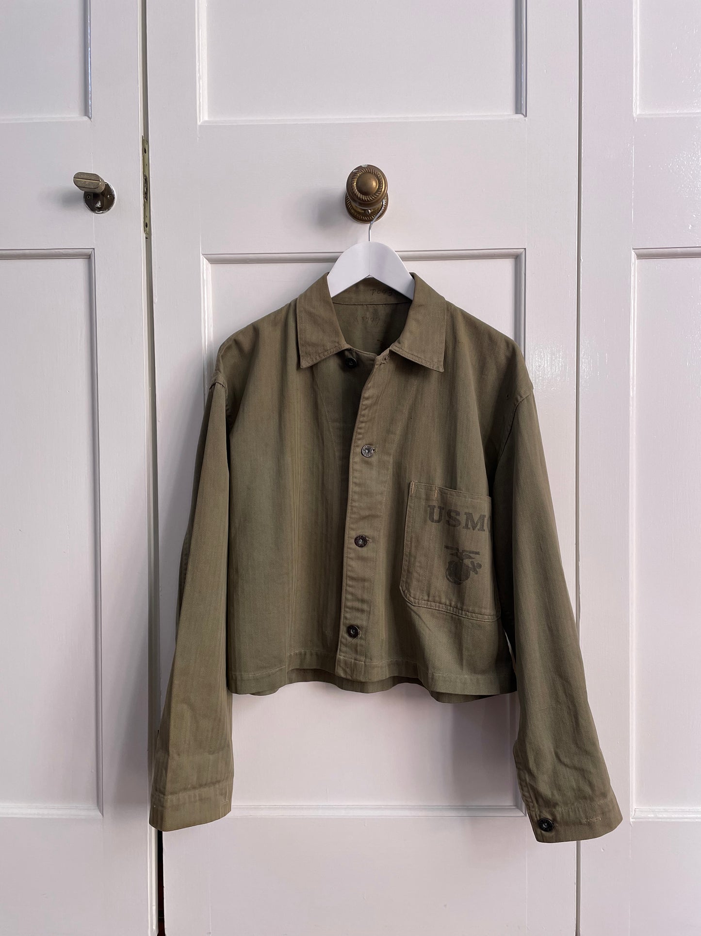 Front hang look of Vintage USMC (US Marine Corps) P41 WW2 army jacket